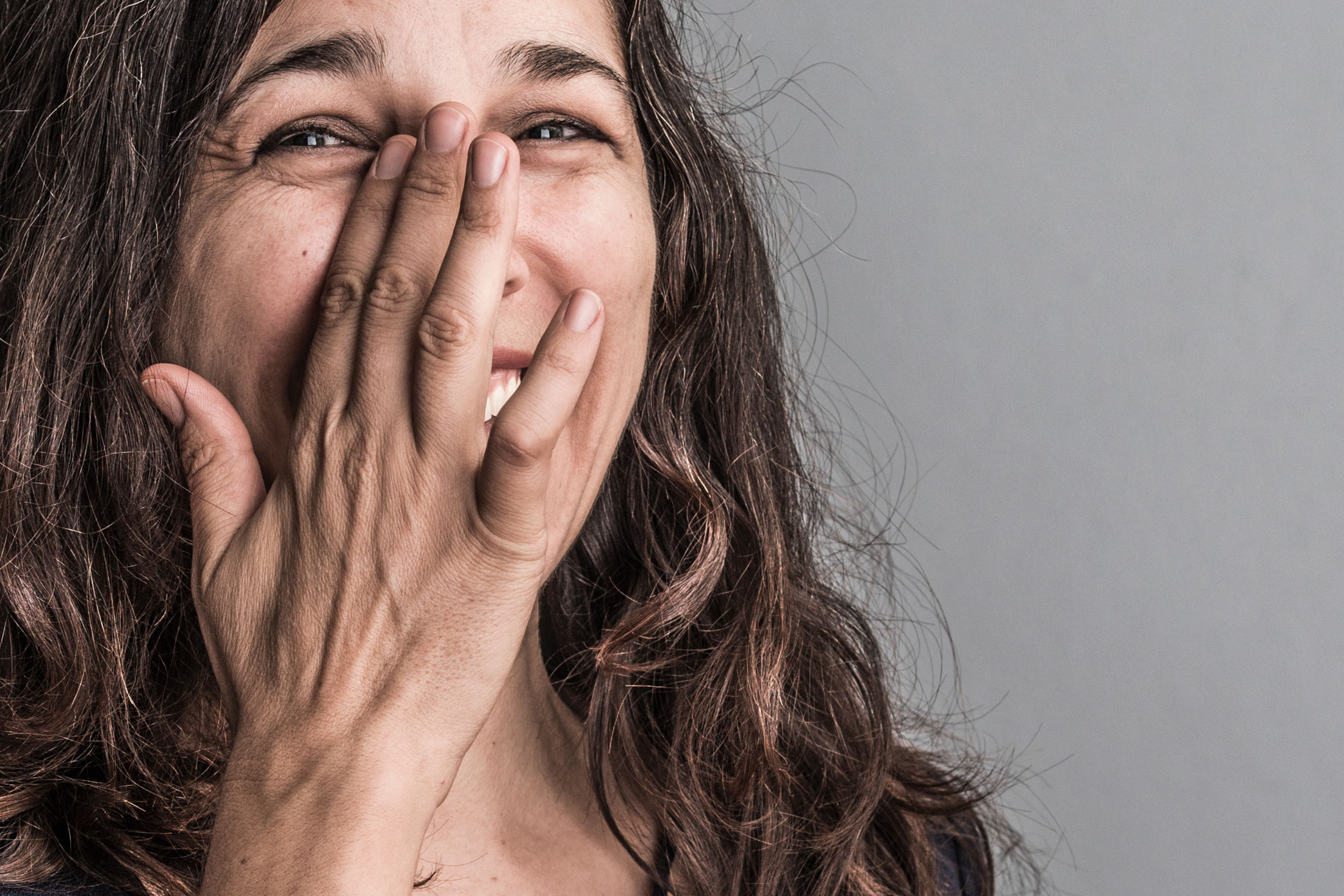 Risa y llanto: reguladores de emociones